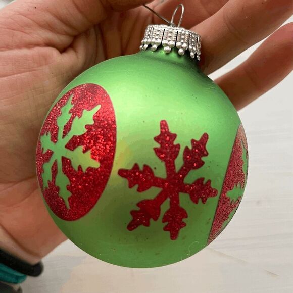 Vintage Green & Red Glass Ornaments Set of 6 Glittered Snowflake & Icicle - Picture 3 of 5